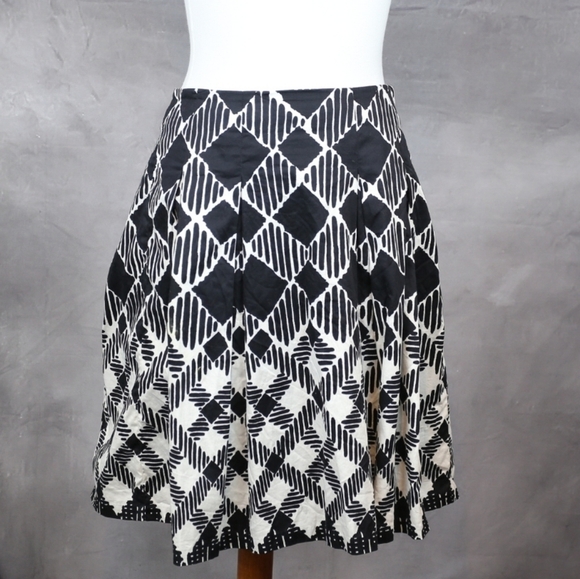 Talbots black & white full knee skirt 4P - Picture 1 of 3